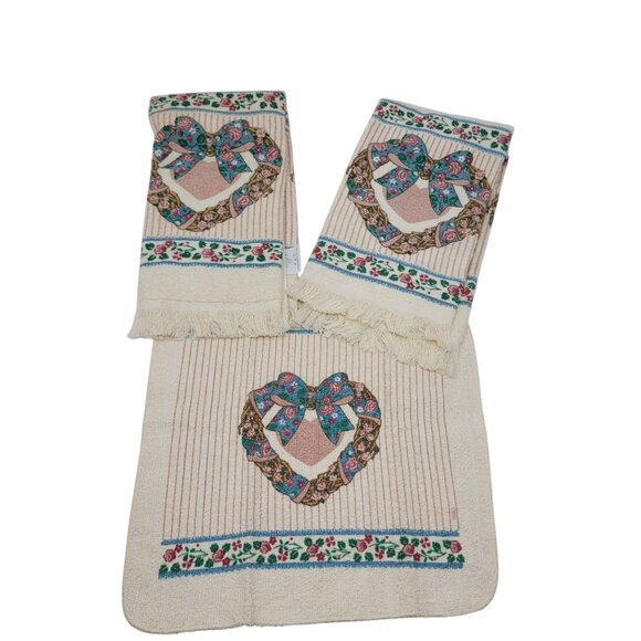 NEW Vtg Cannon Dish Kitchen Towel Wash Cloth Set 3 Cream Heart Wreath Country - Picture 1 of 3